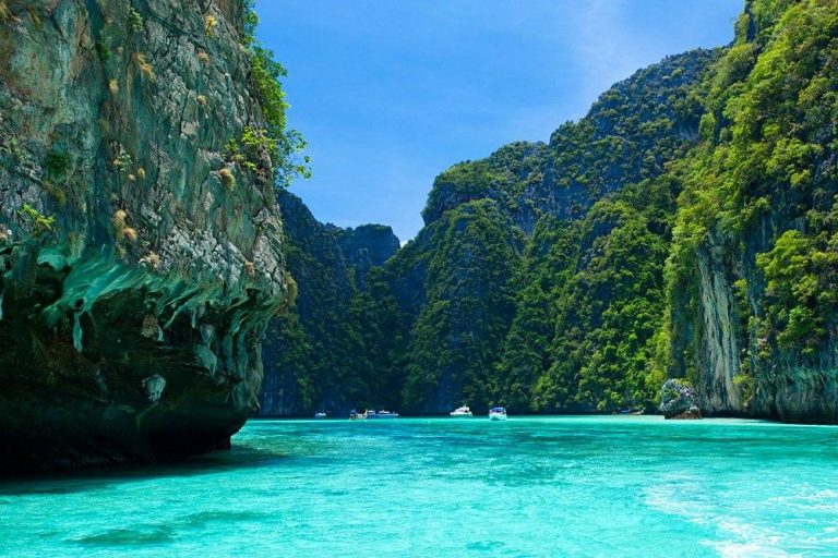 Tall-Cliffs-at-Phi-Phi-Leh-Phi-Phi-Island-Krabi-Province-Thailand_114526312-768x512 Visit Phi Phi Island